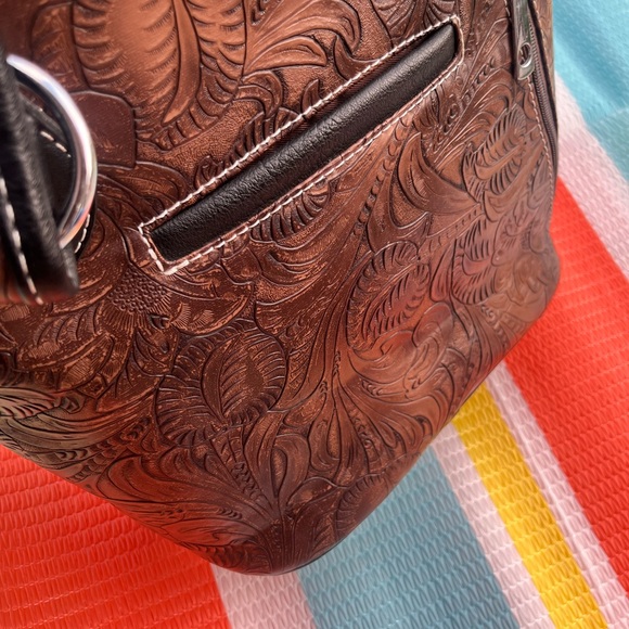 Western Brown Leather—like textured Handbag - Picture 4 of 12